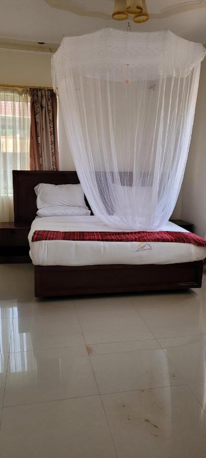 Glory Summit Hotel Hoima Esterno foto
