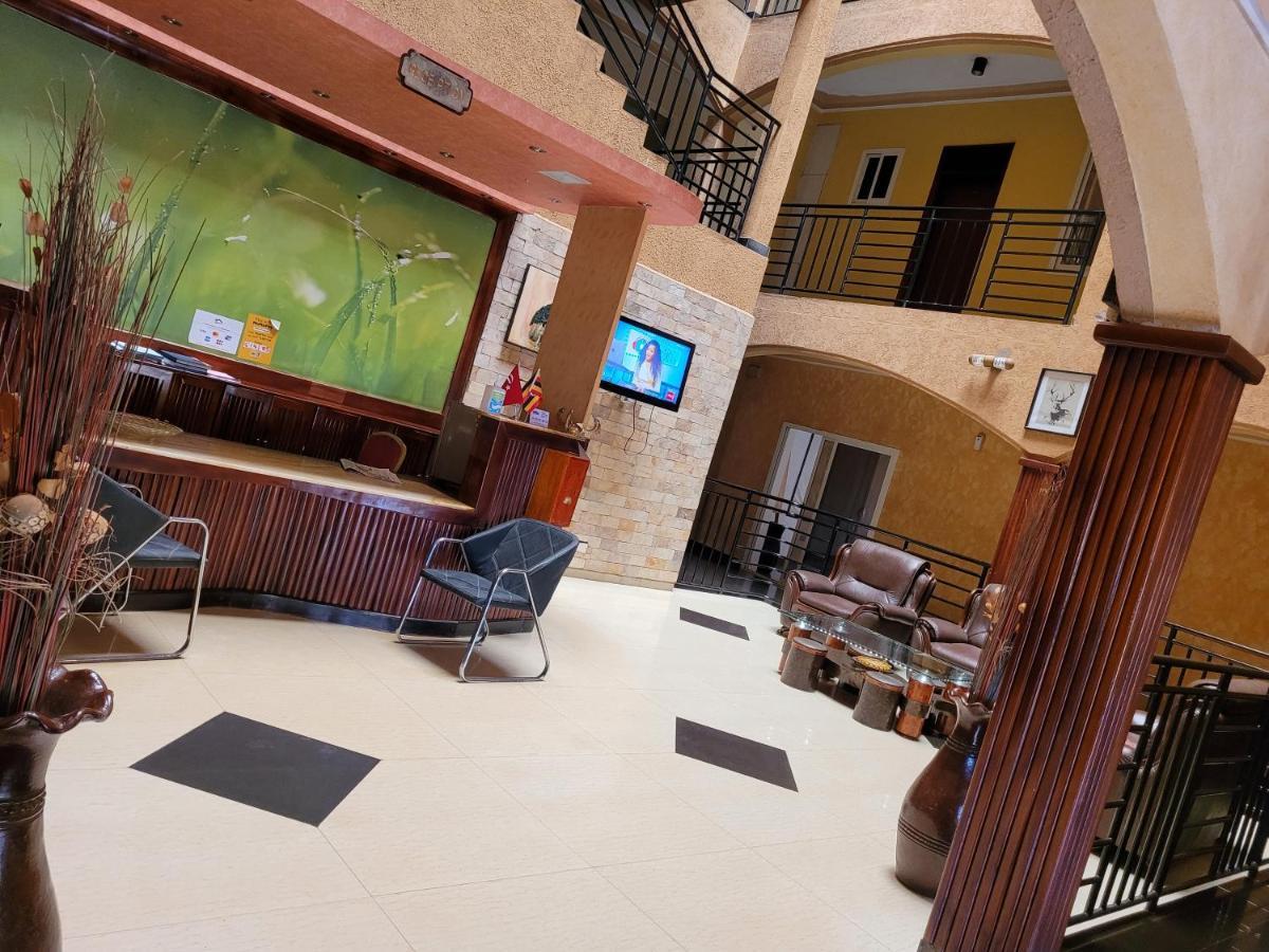 Glory Summit Hotel Hoima Esterno foto
