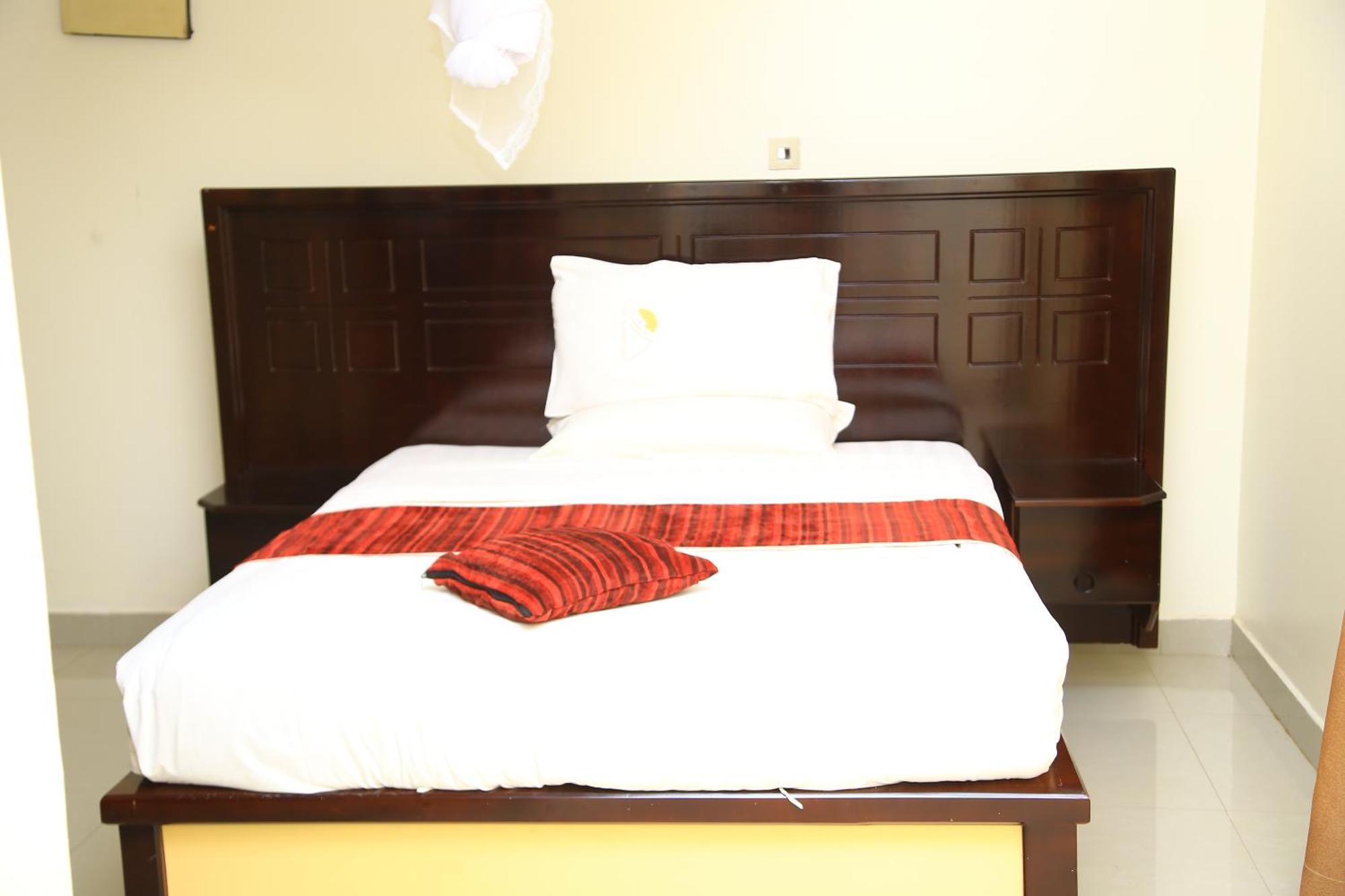 Glory Summit Hotel Hoima Esterno foto