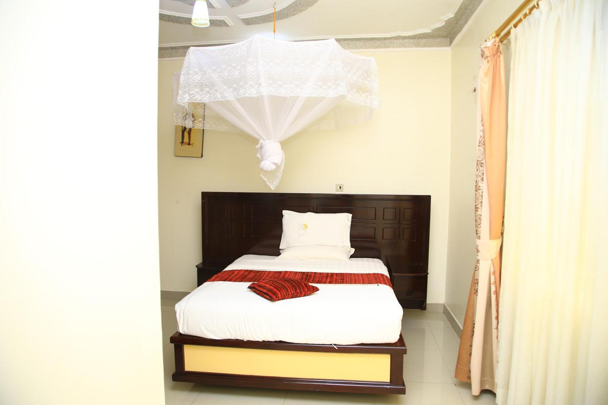 Glory Summit Hotel Hoima Esterno foto