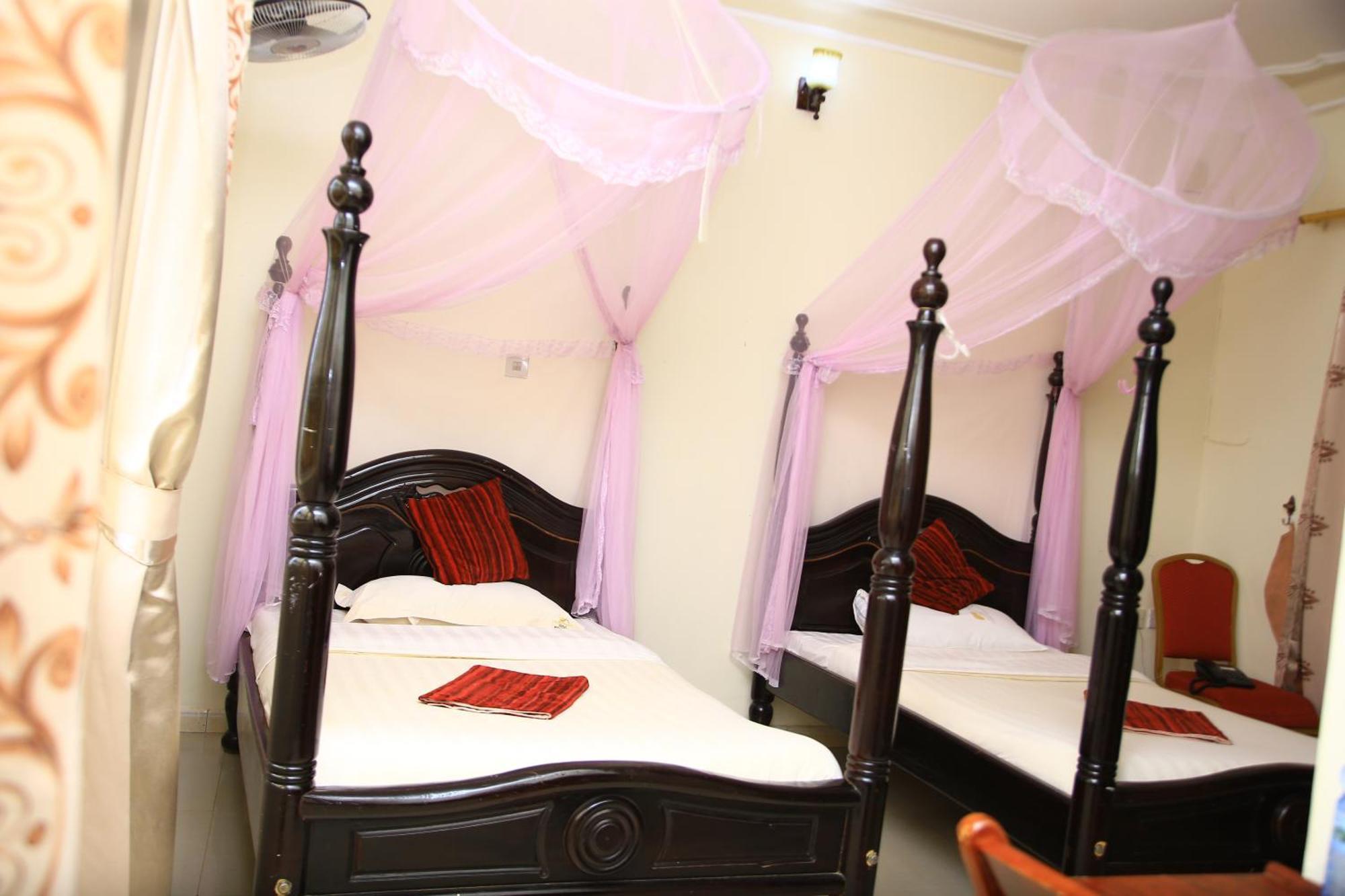 Glory Summit Hotel Hoima Esterno foto